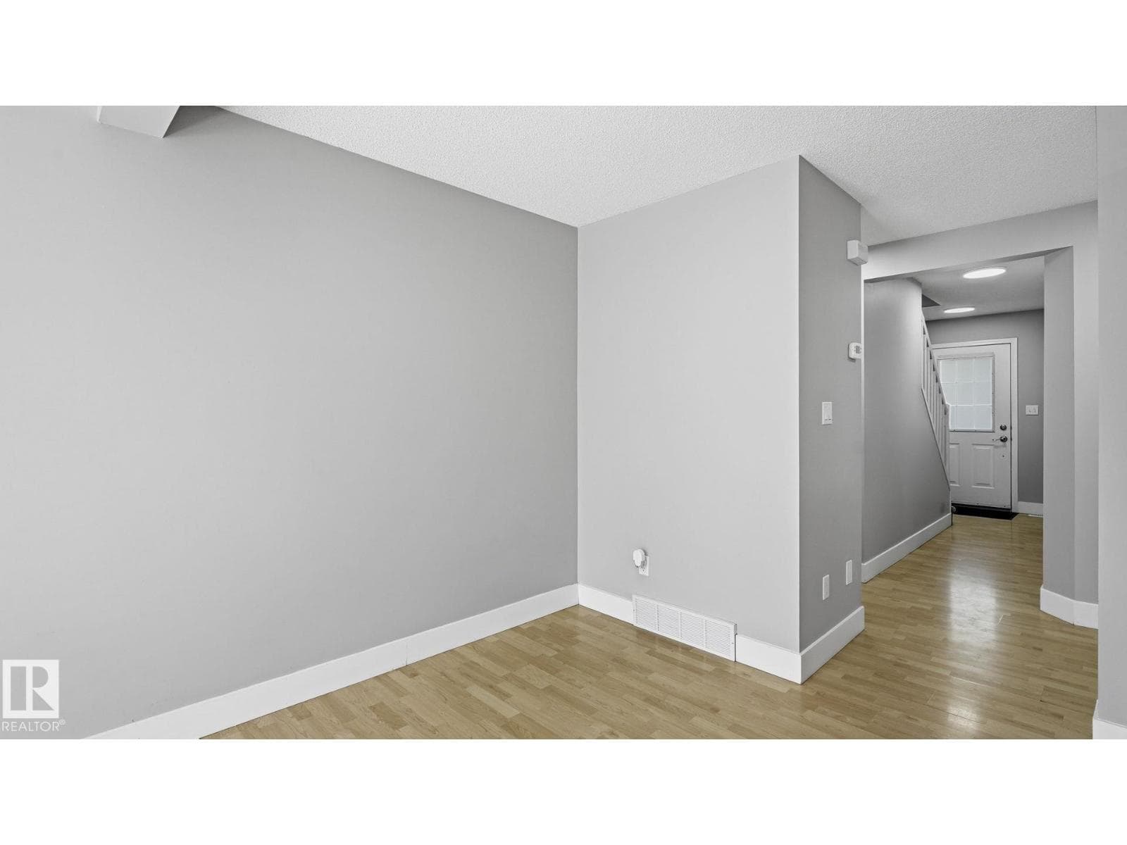 5507 163 AV NW — photo 15 of 29