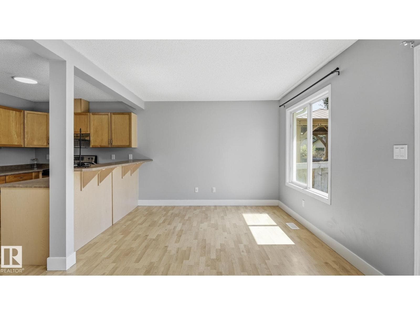 5507 163 AV NW — photo 13 of 29