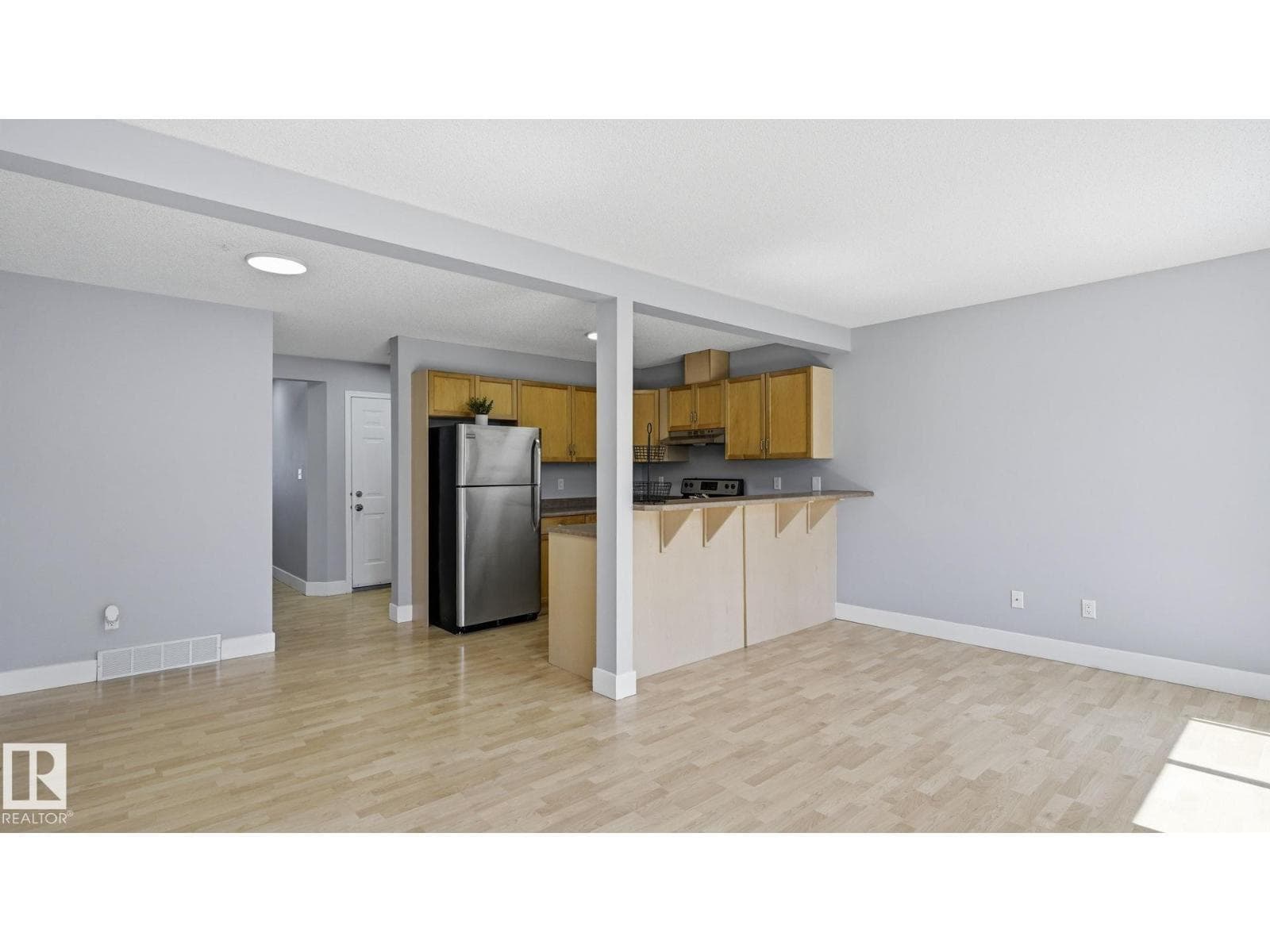 5507 163 AV NW — photo 8 of 29