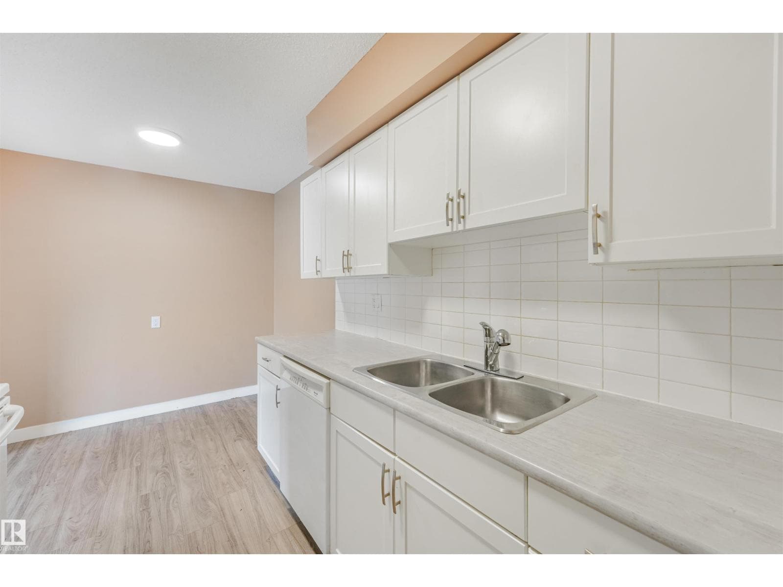 #8 14120 80 ST NW — photo 3 of 29