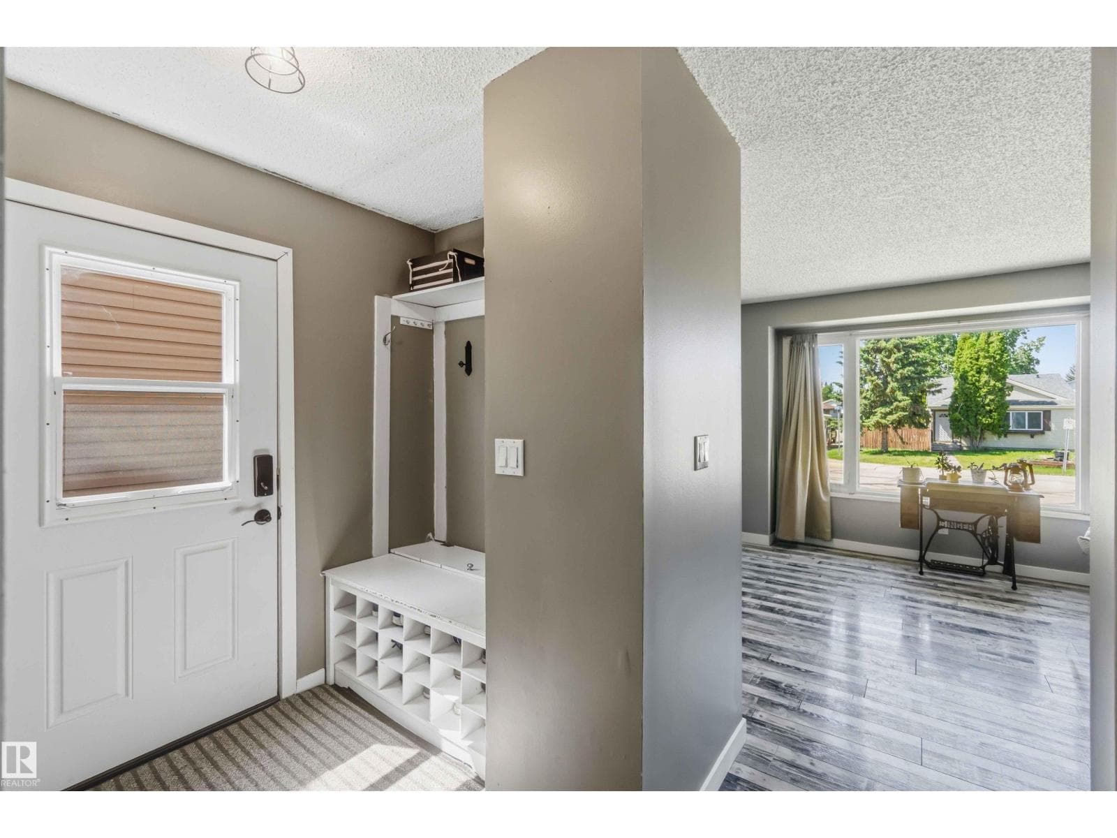 135 BIRCH DR — photo 13 of 54