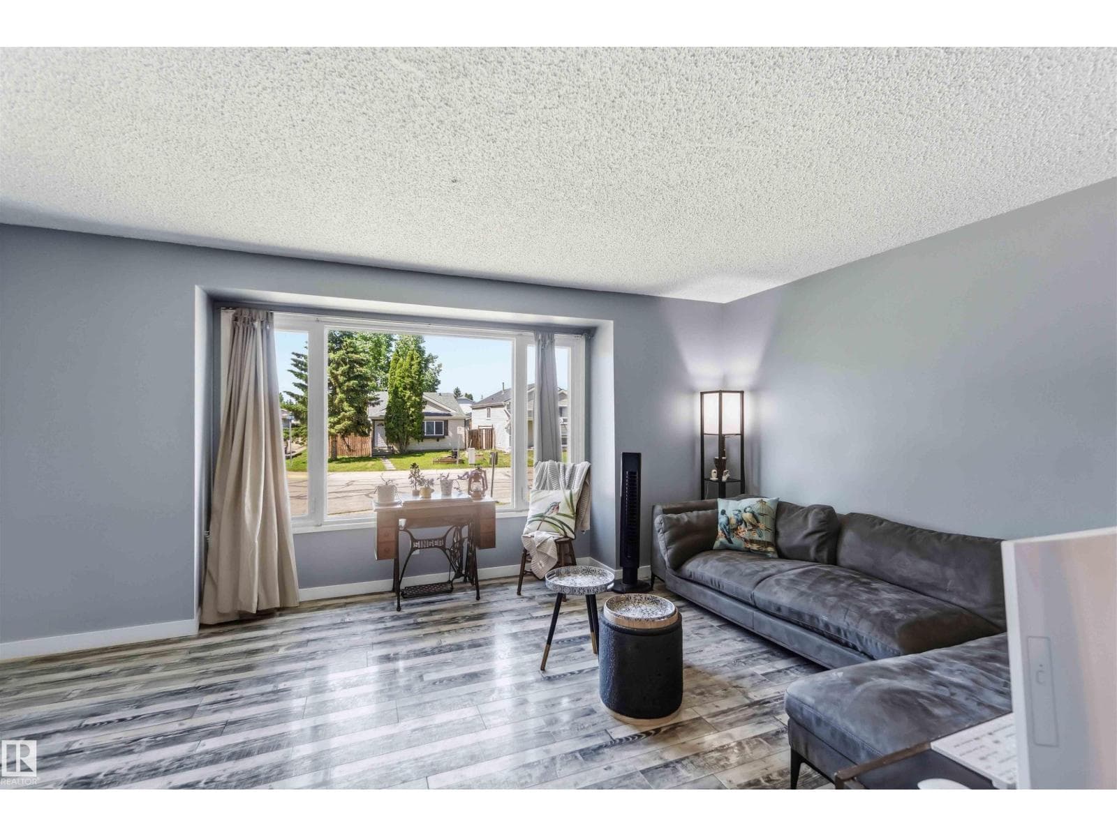 135 BIRCH DR — photo 16 of 54