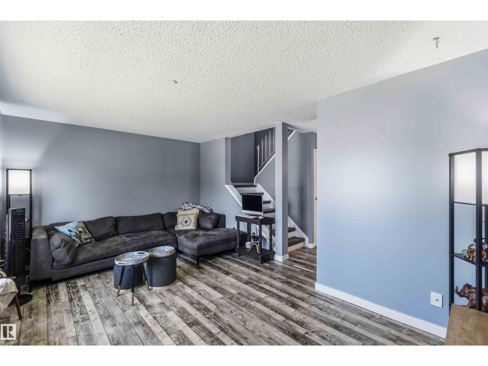 135 BIRCH DR — photo 19 of 54