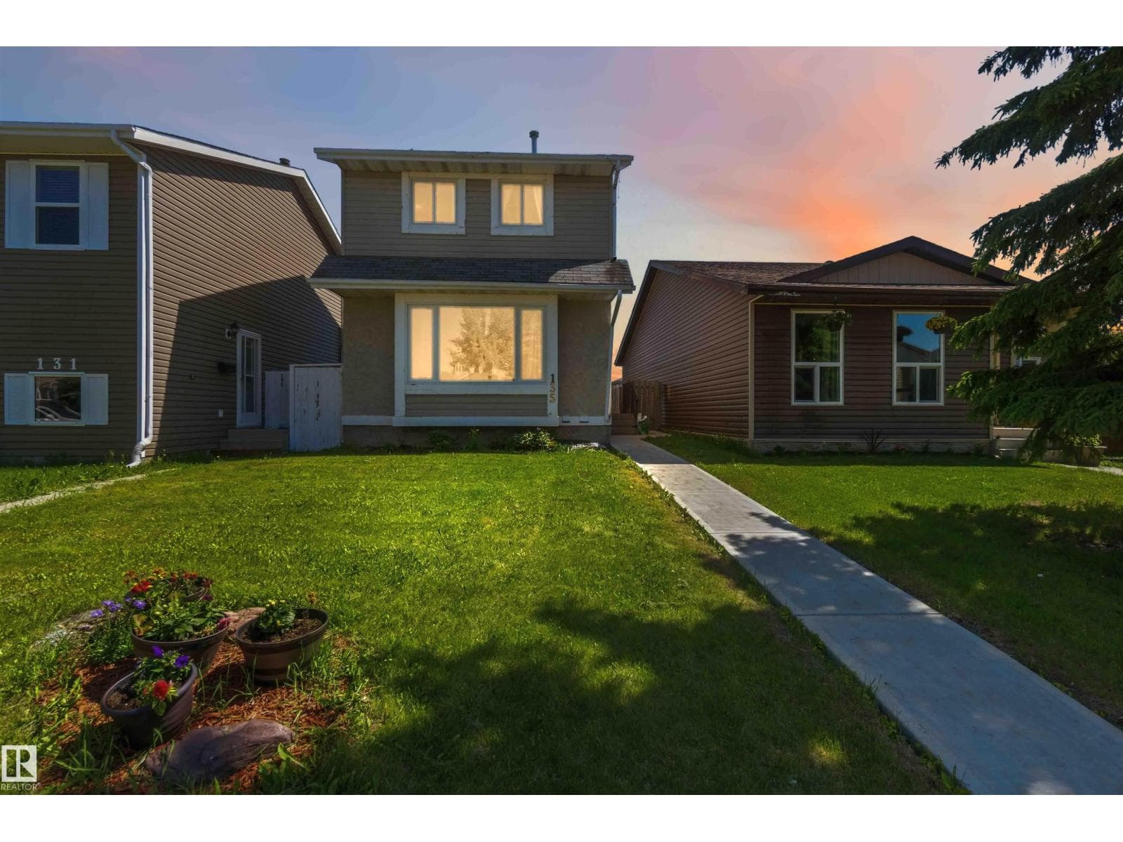 135 BIRCH DR — photo 4 of 54
