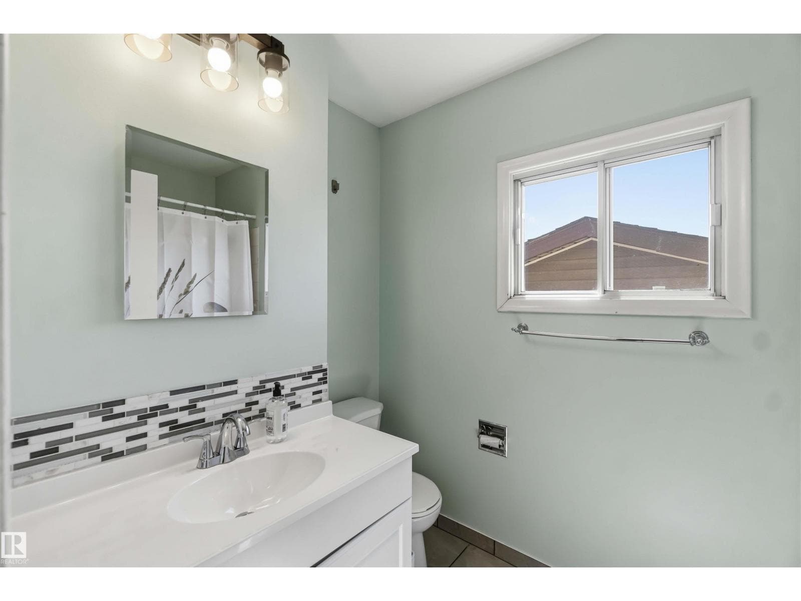 135 BIRCH DR — photo 41 of 54