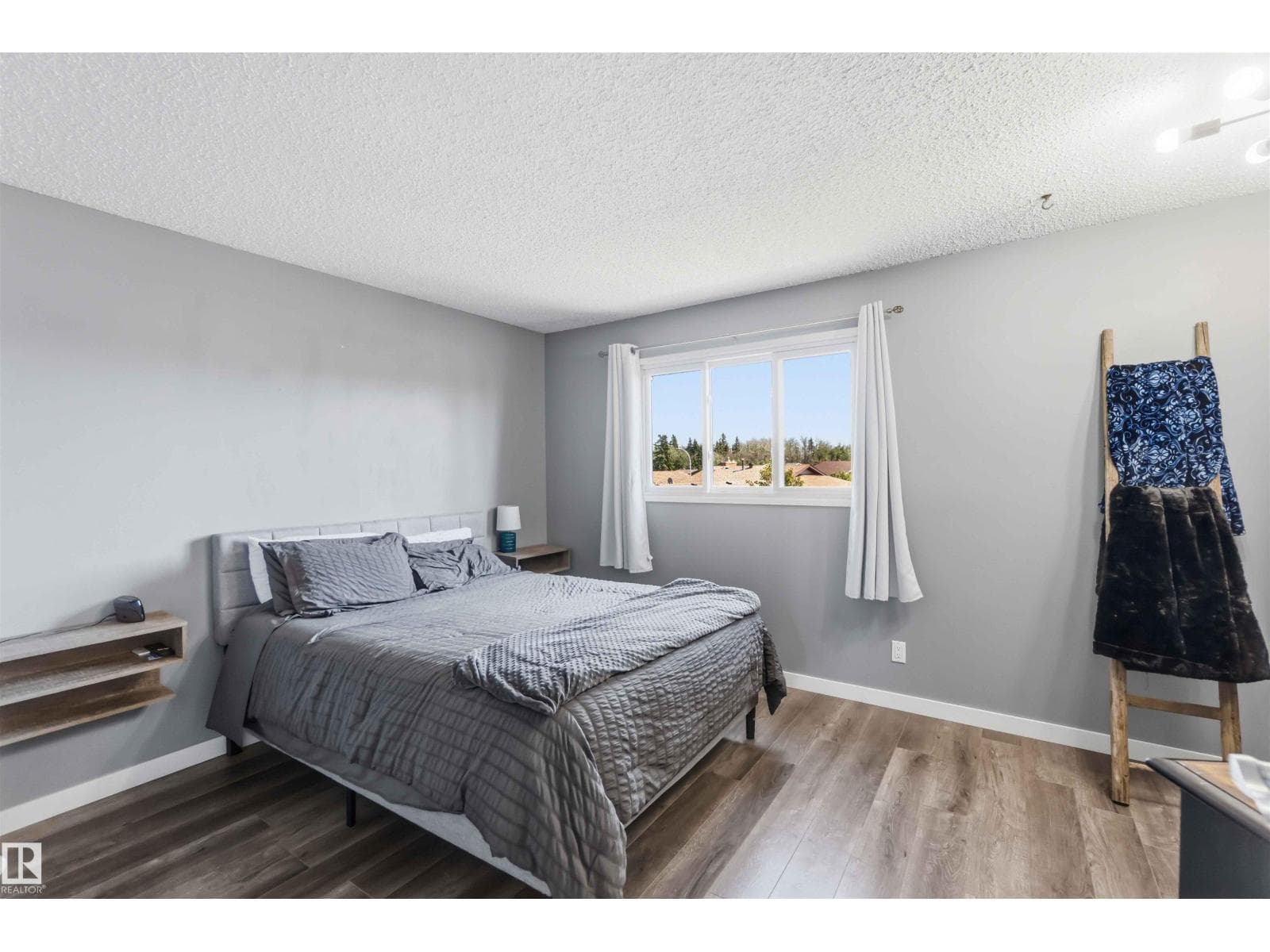 135 BIRCH DR — photo 42 of 54