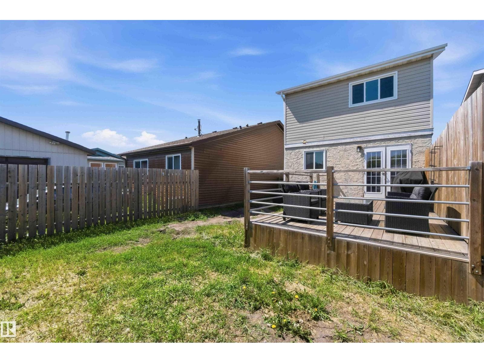 135 BIRCH DR — photo 5 of 54