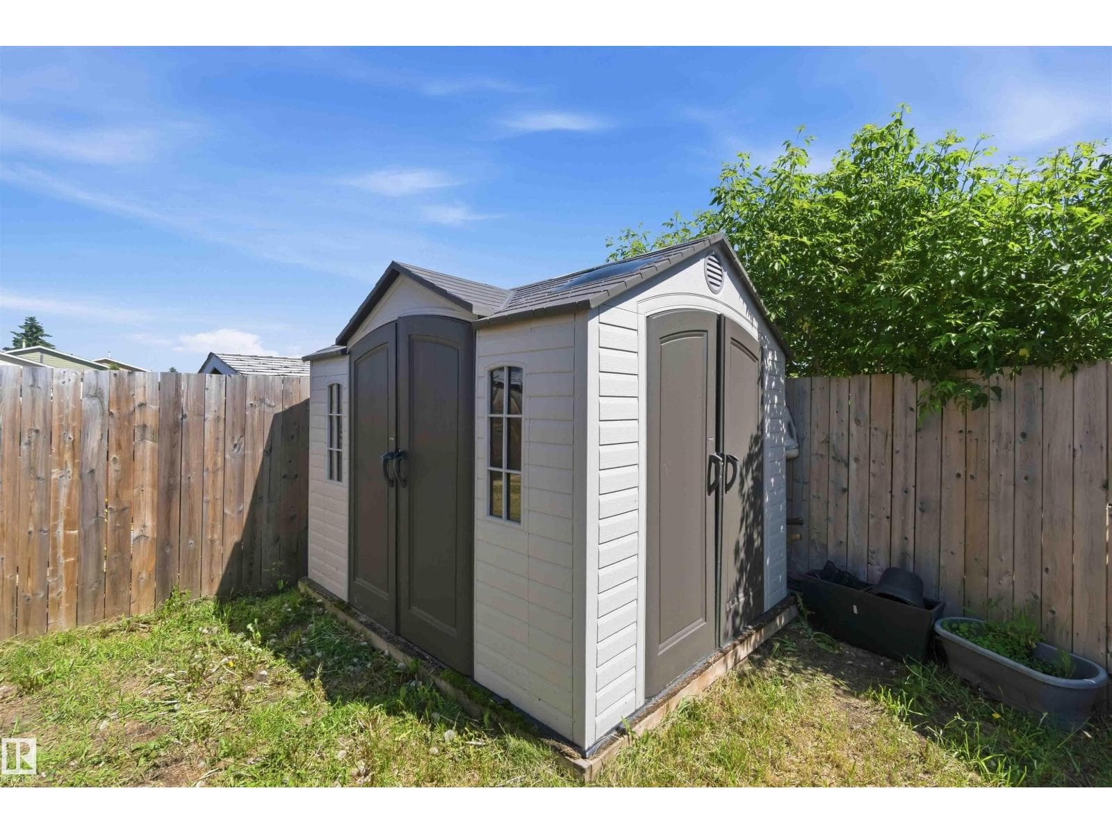 135 BIRCH DR — photo 6 of 54