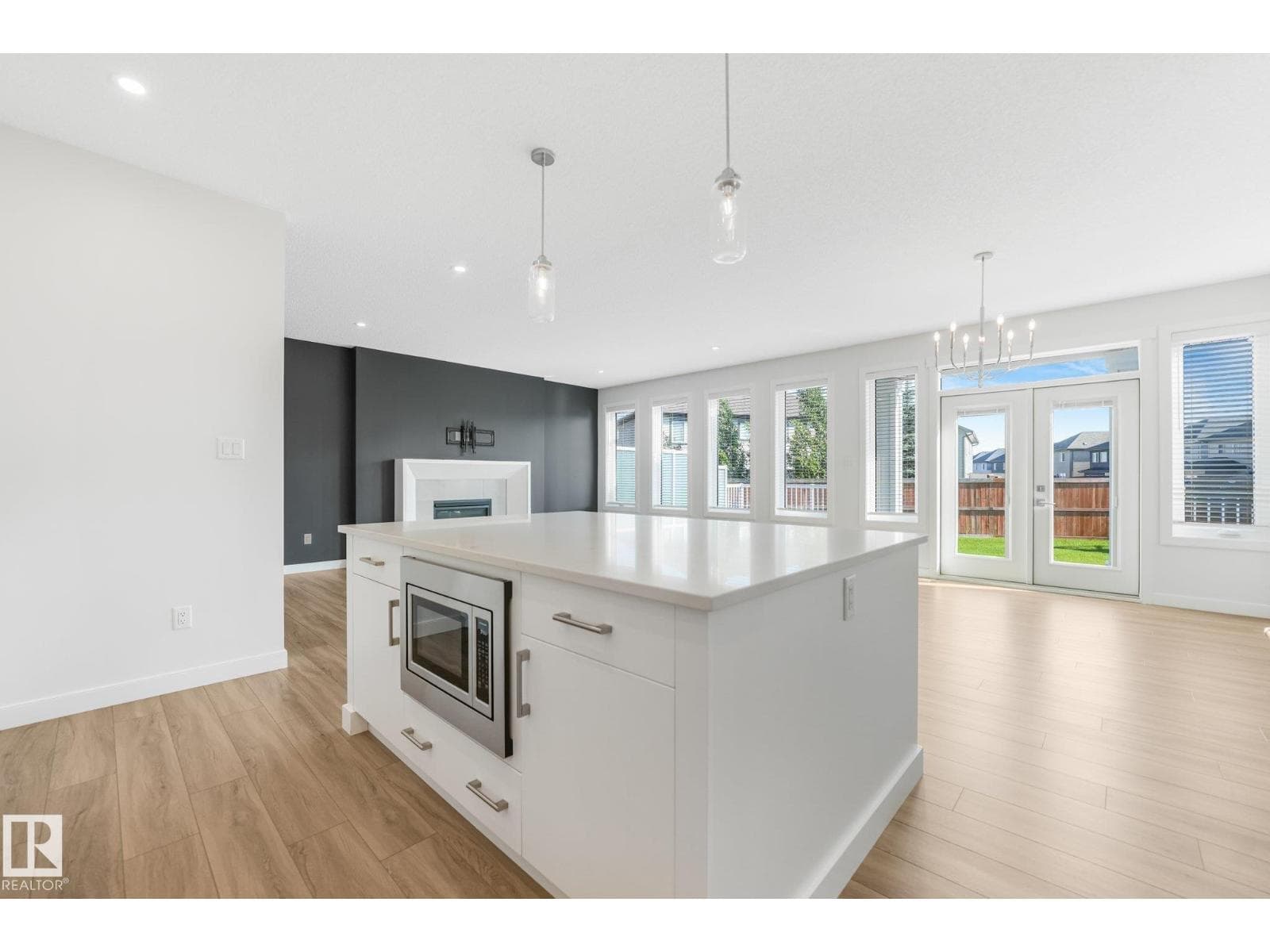 6404 176 AV NW — photo 15 of 75