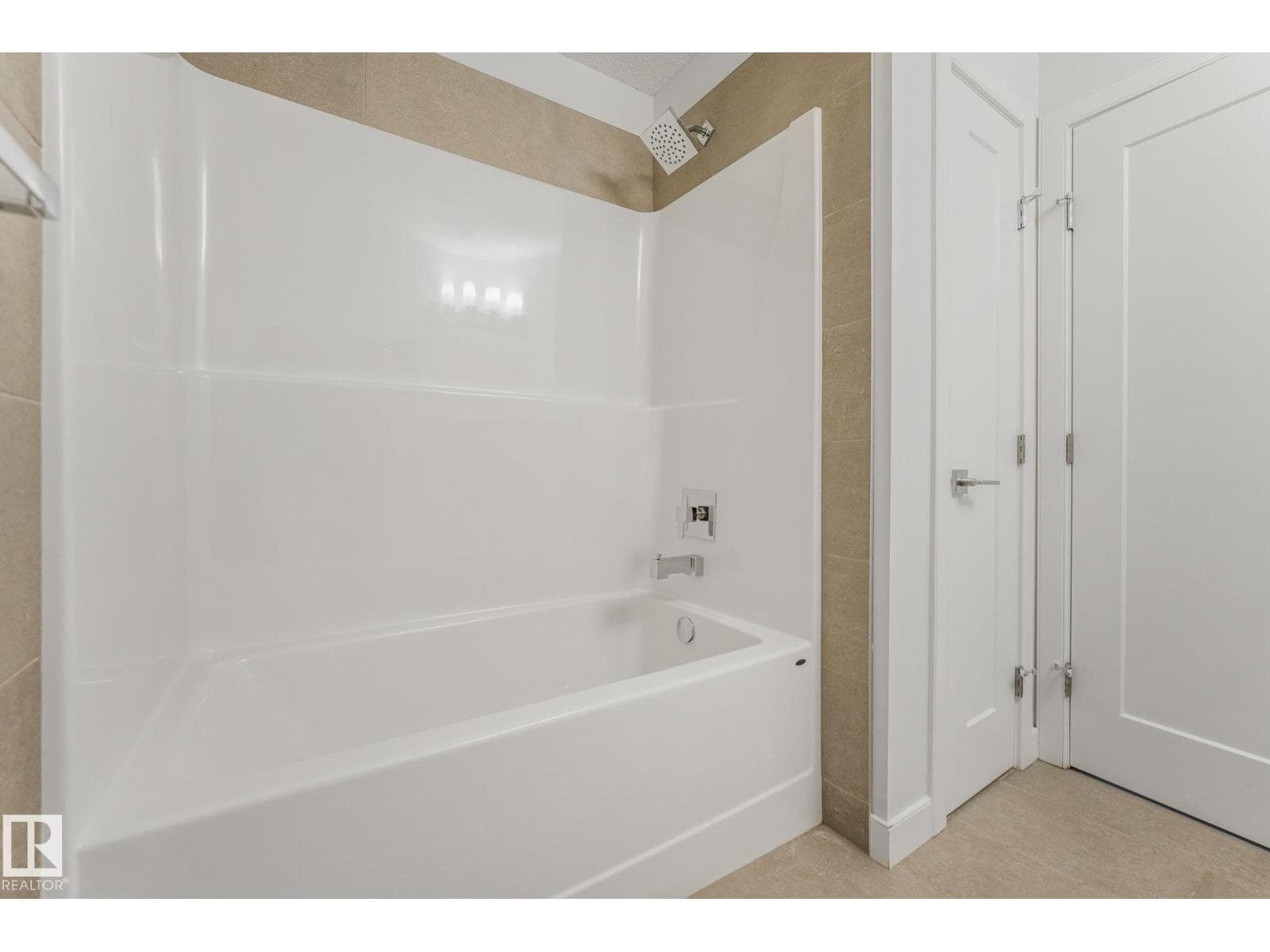 6404 176 AV NW — photo 36 of 75