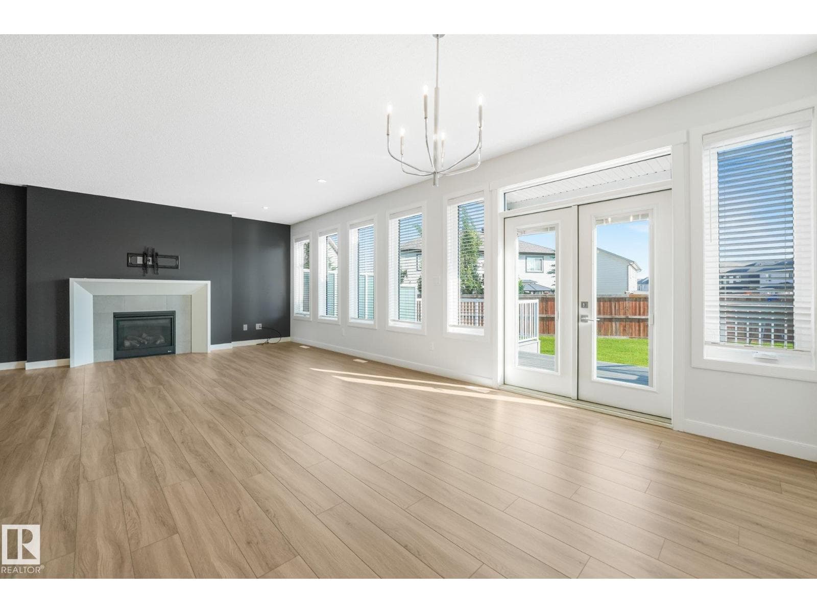 6404 176 AV NW — photo 14 of 75