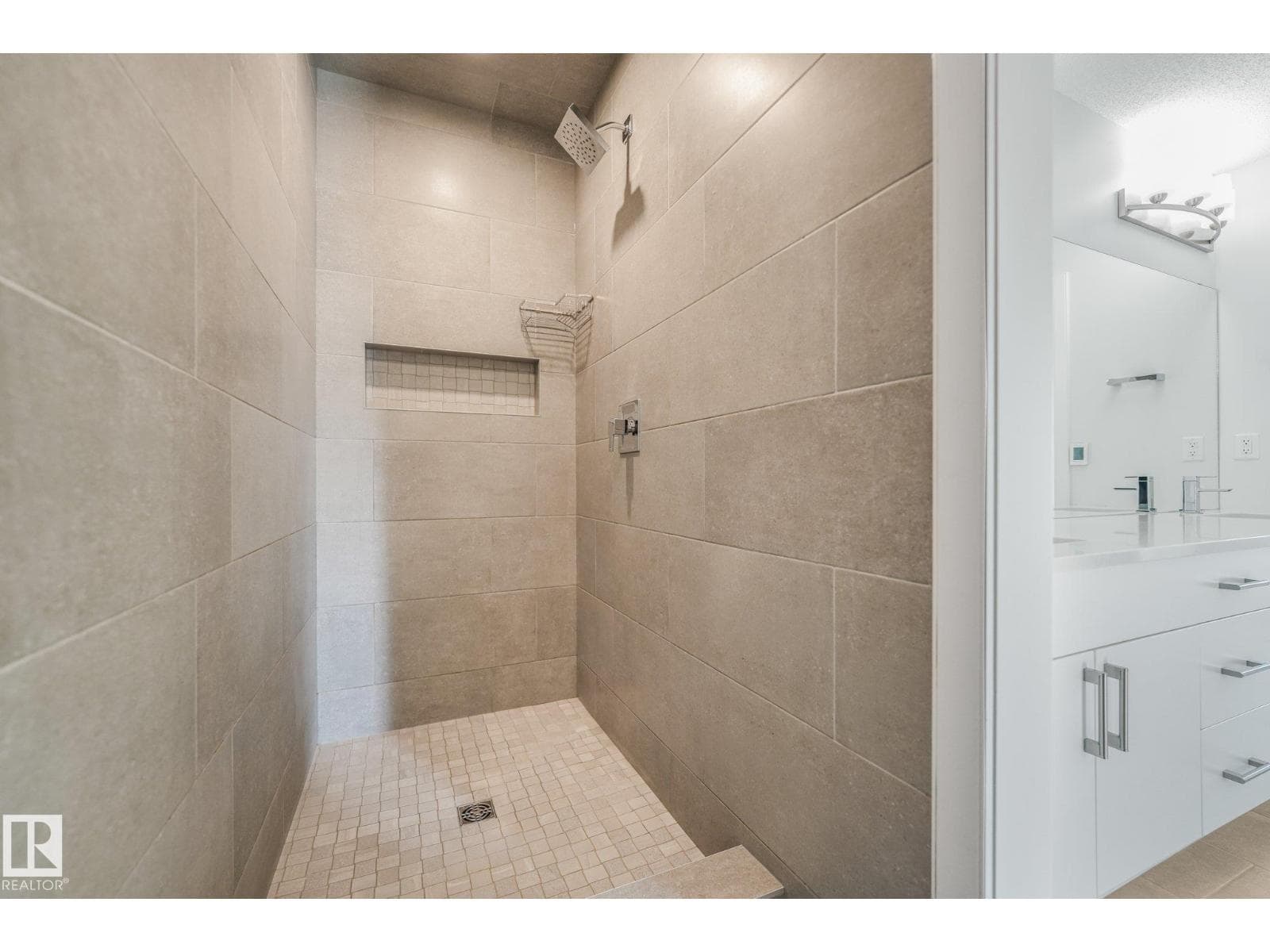 6404 176 AV NW — photo 53 of 75