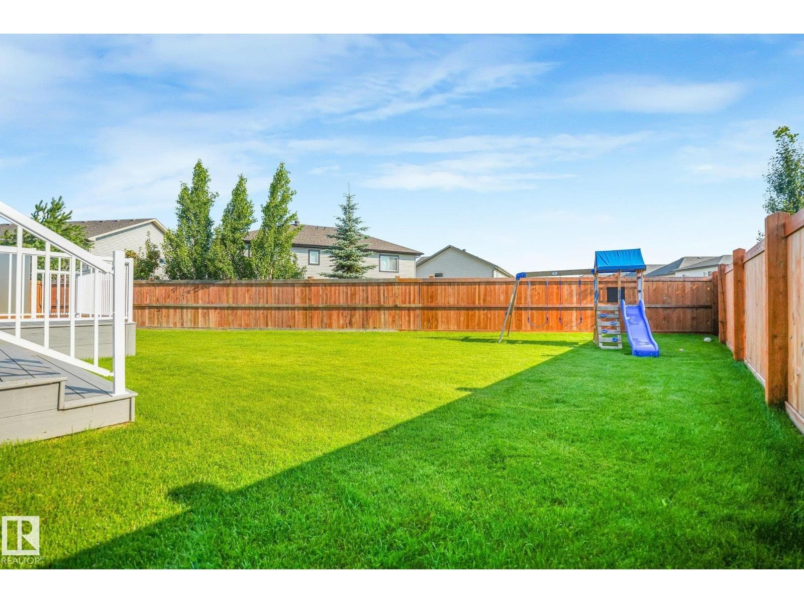 6404 176 AV NW — photo 5 of 75