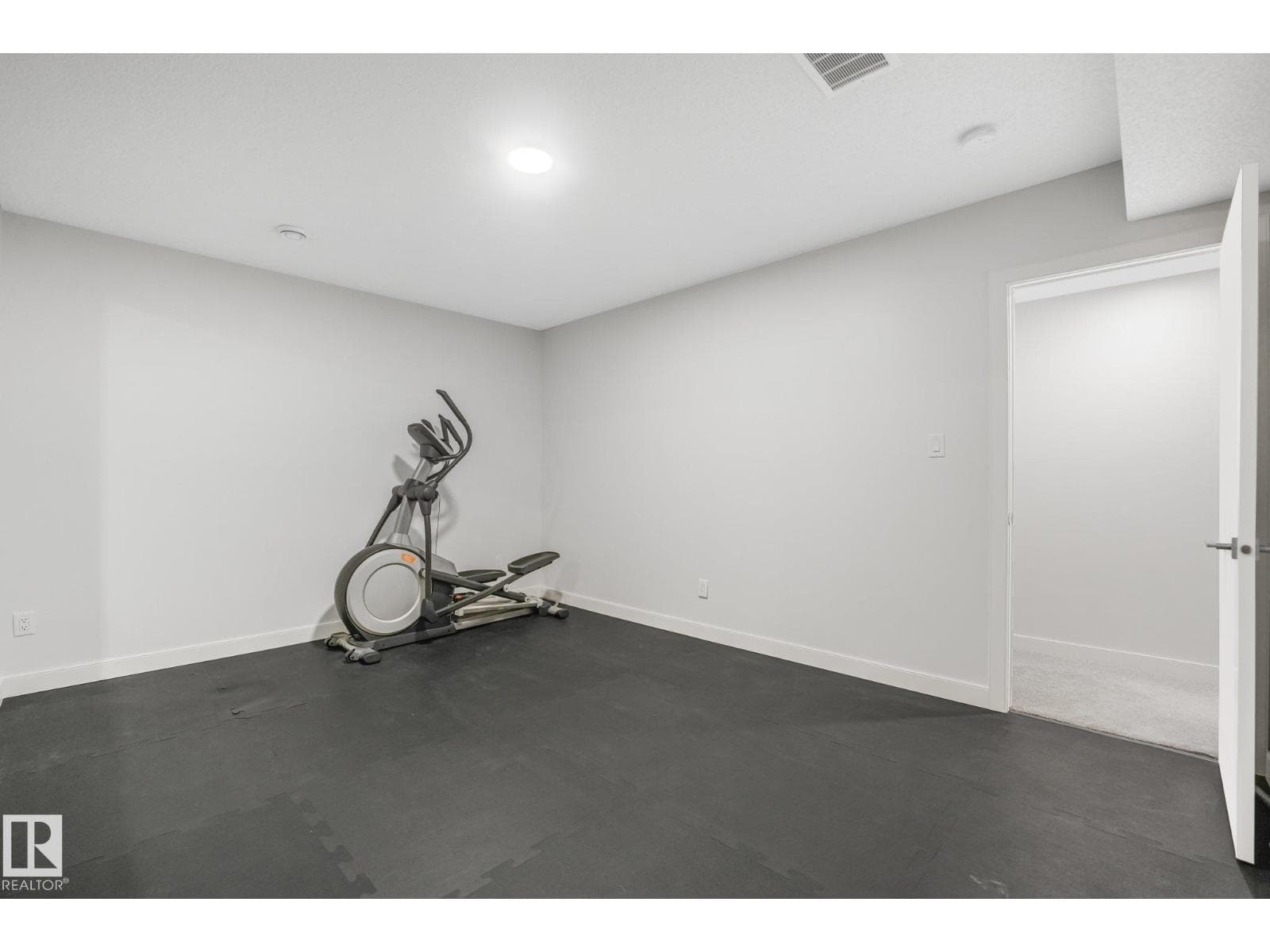 6404 176 AV NW — photo 66 of 75
