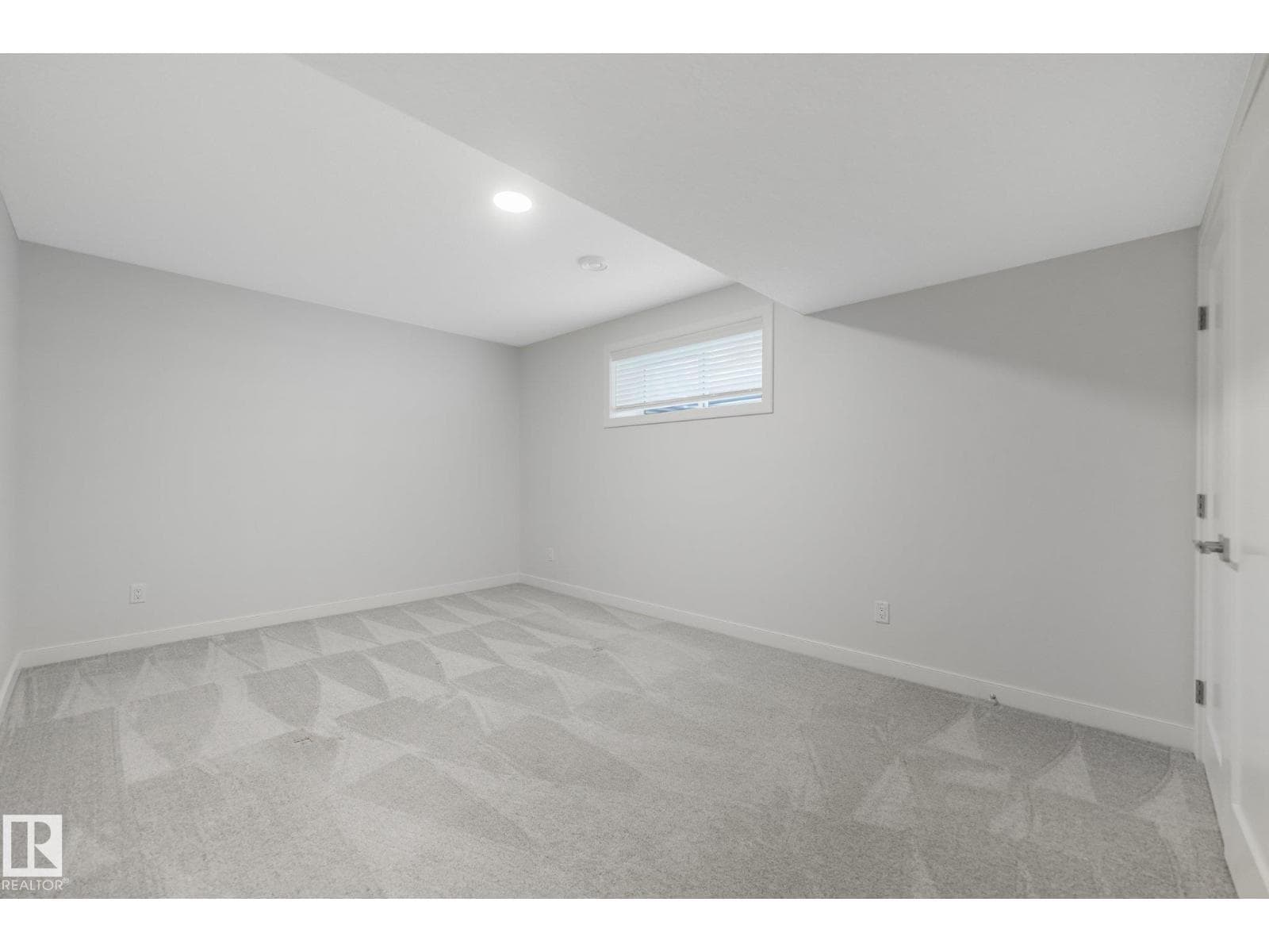 6404 176 AV NW — photo 60 of 75