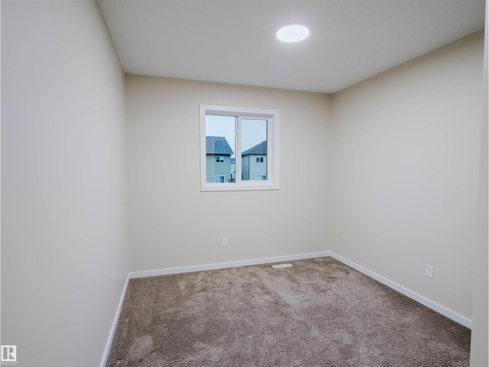 5407 14 AV SW — photo 25 of 44