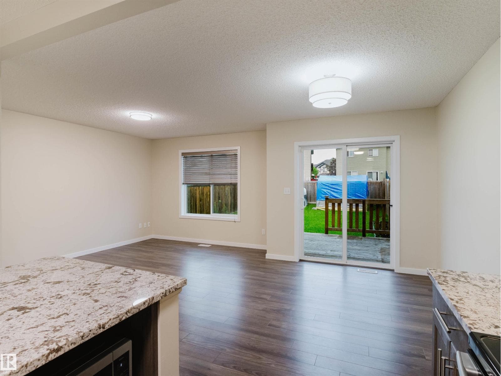 5407 14 AV SW — photo 7 of 44
