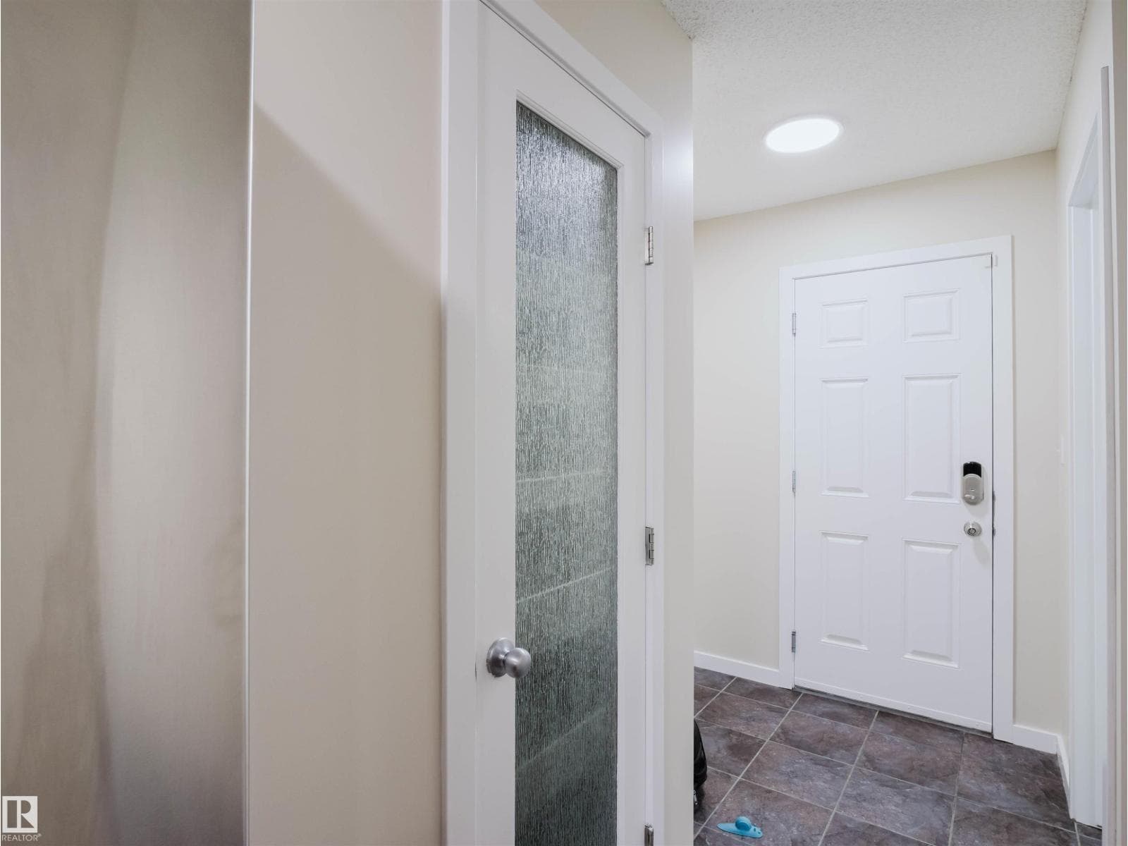 5407 14 AV SW — photo 14 of 44
