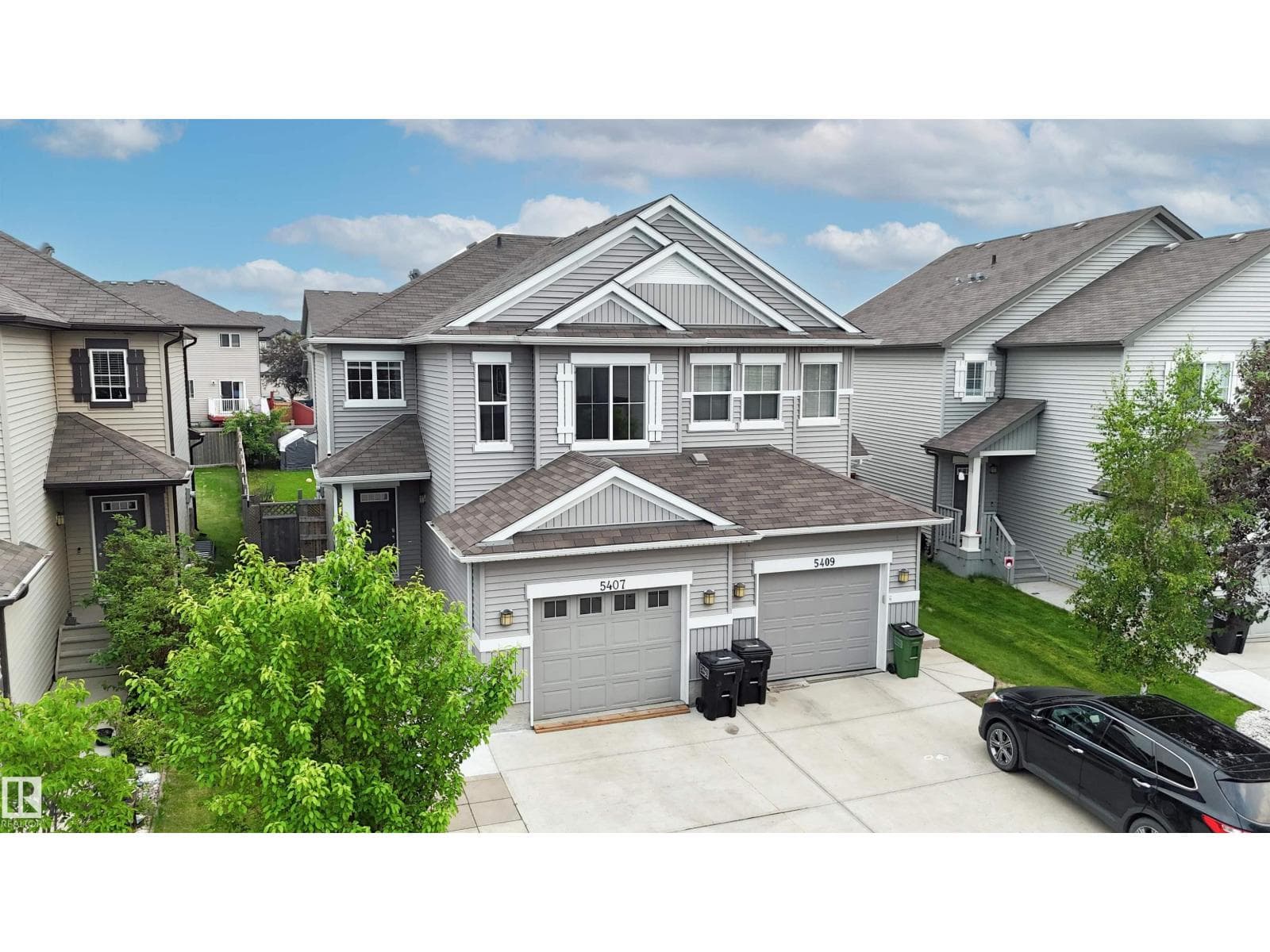 5407 14 AV SW — photo 2 of 44