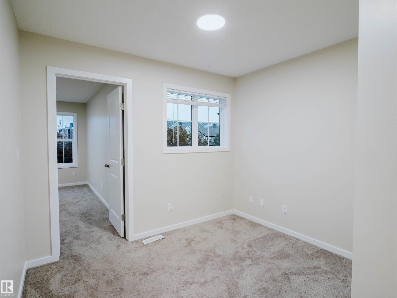 5407 14 AV SW — photo 21 of 44