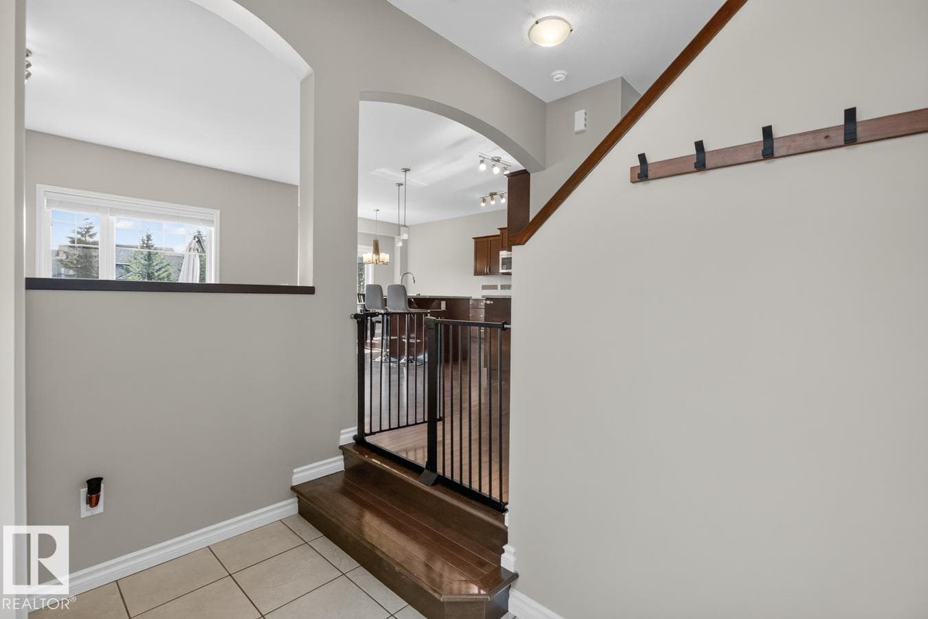 109 SELKIRK PL — photo 3 of 47