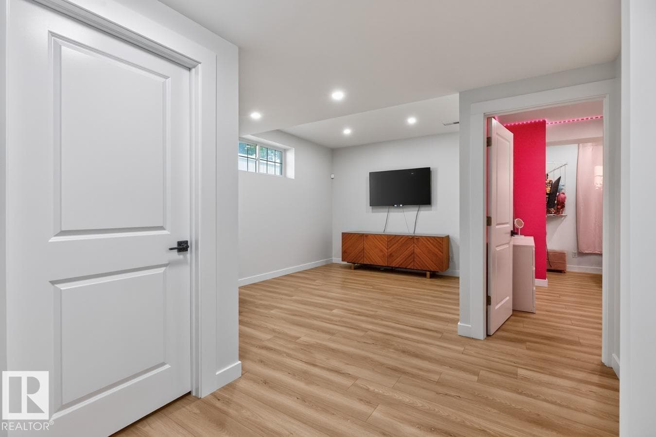 109 SELKIRK PL — photo 30 of 47