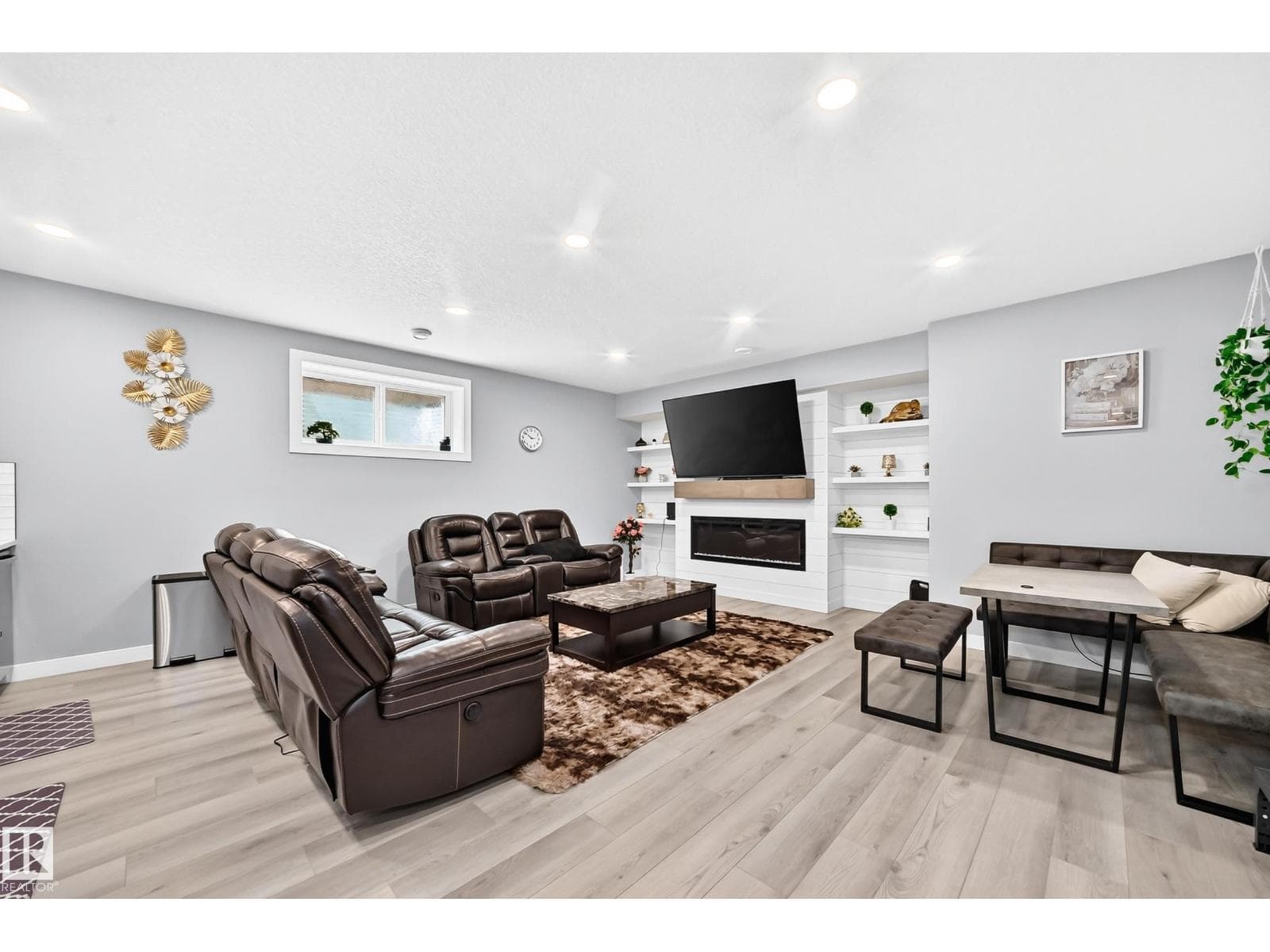 38 AVONLEA WY — photo 42 of 62
