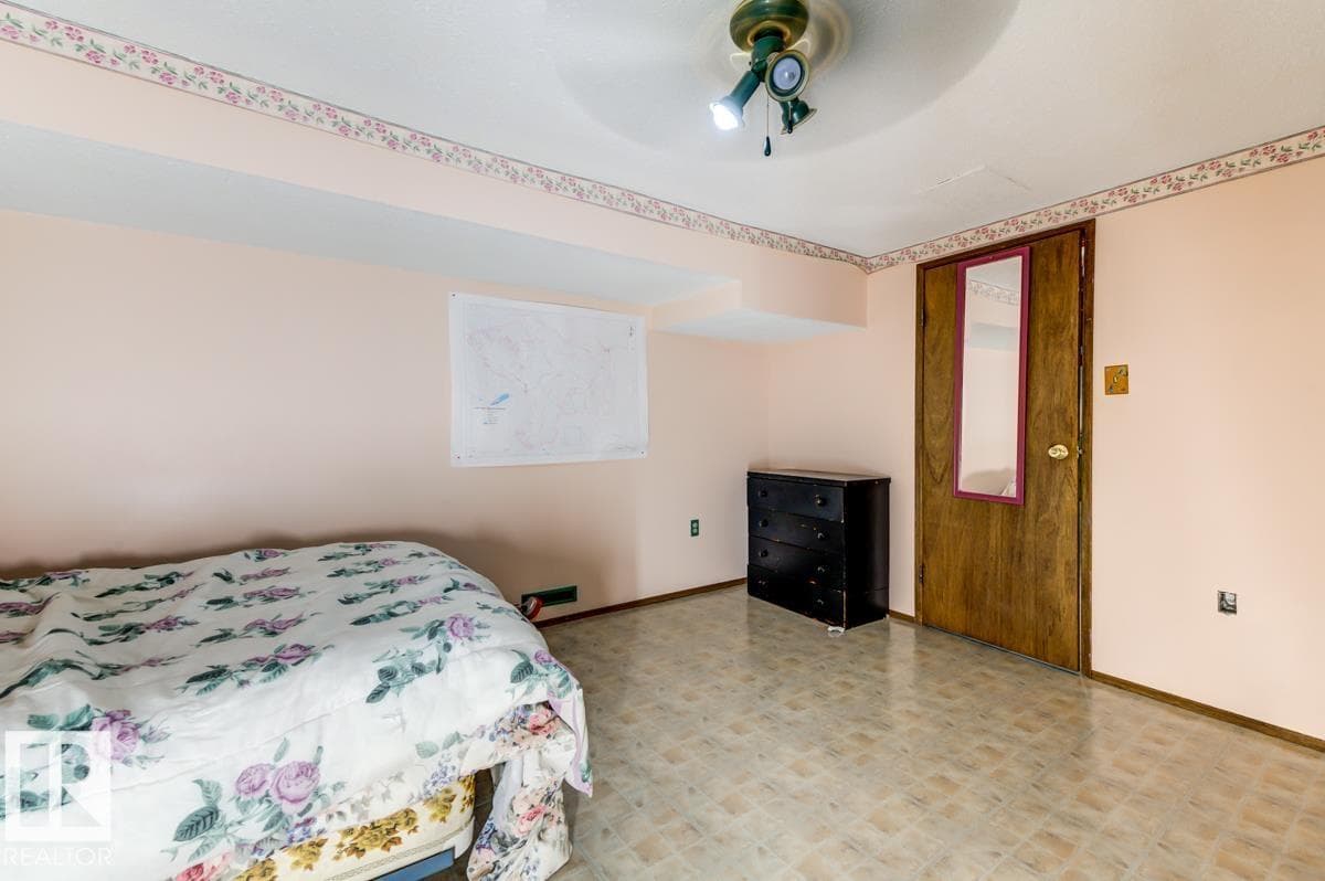 13517 136 ST NW — photo 34 of 62