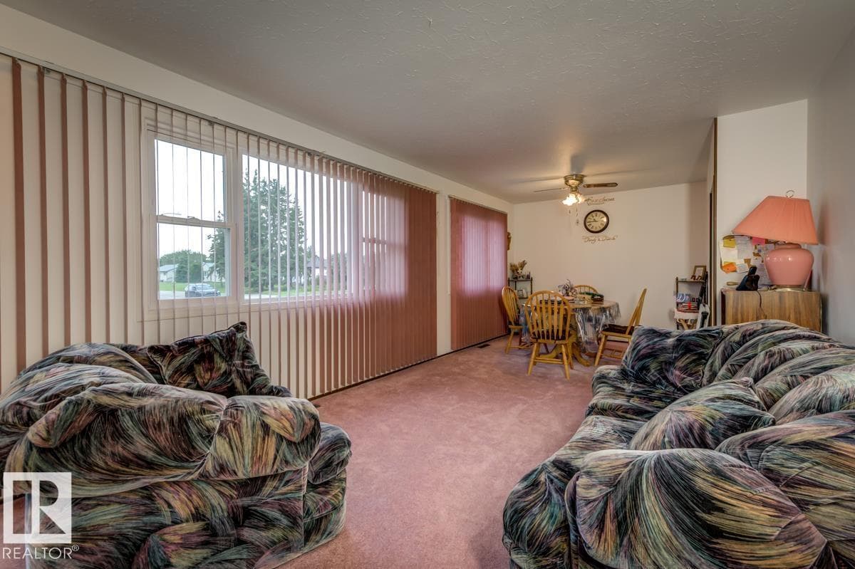 13517 136 ST NW — photo 5 of 62