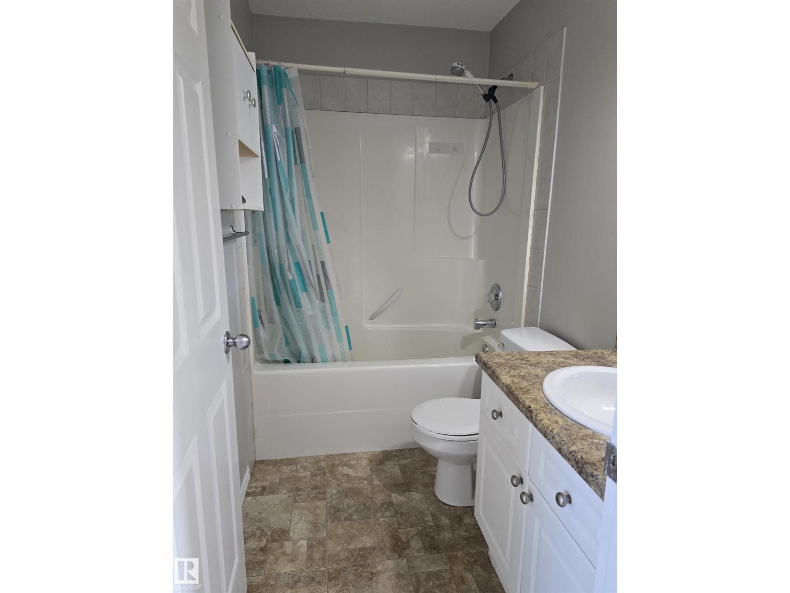 4120 47 ST — photo 12 of 26