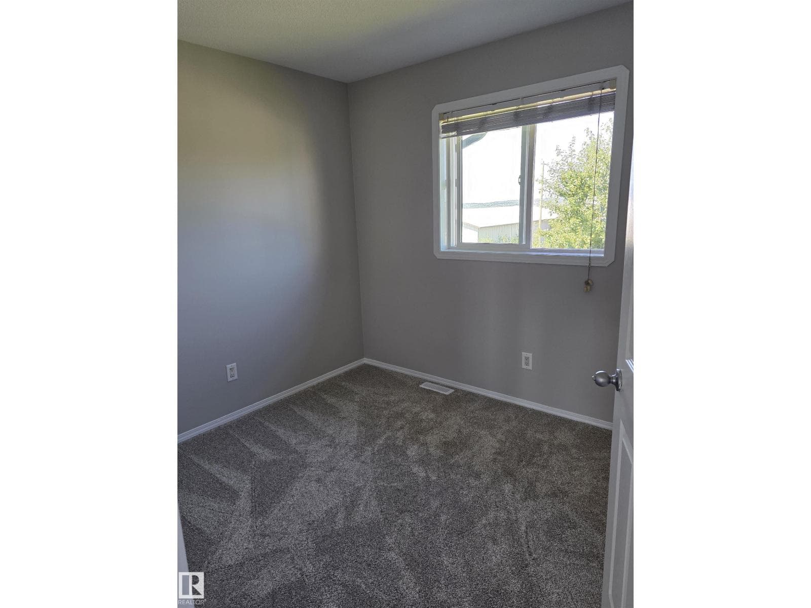 4120 47 ST — photo 14 of 26
