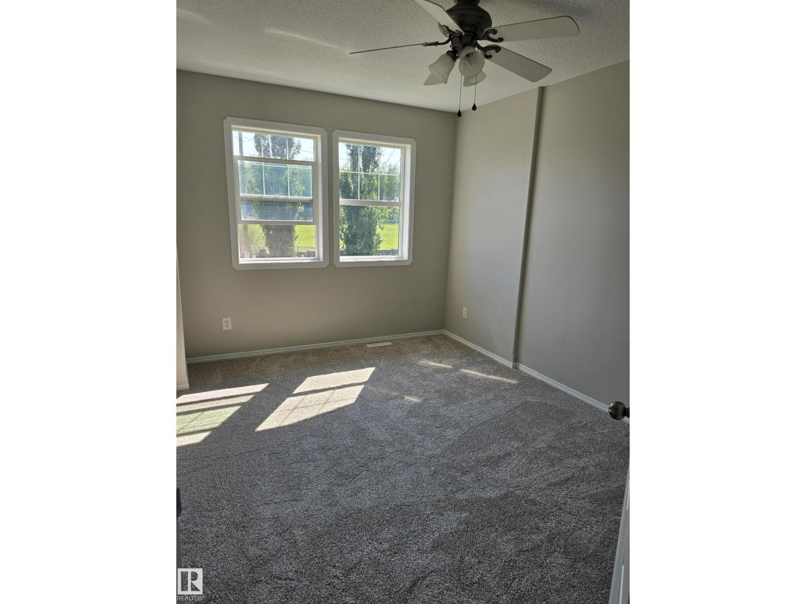 4120 47 ST — photo 16 of 26
