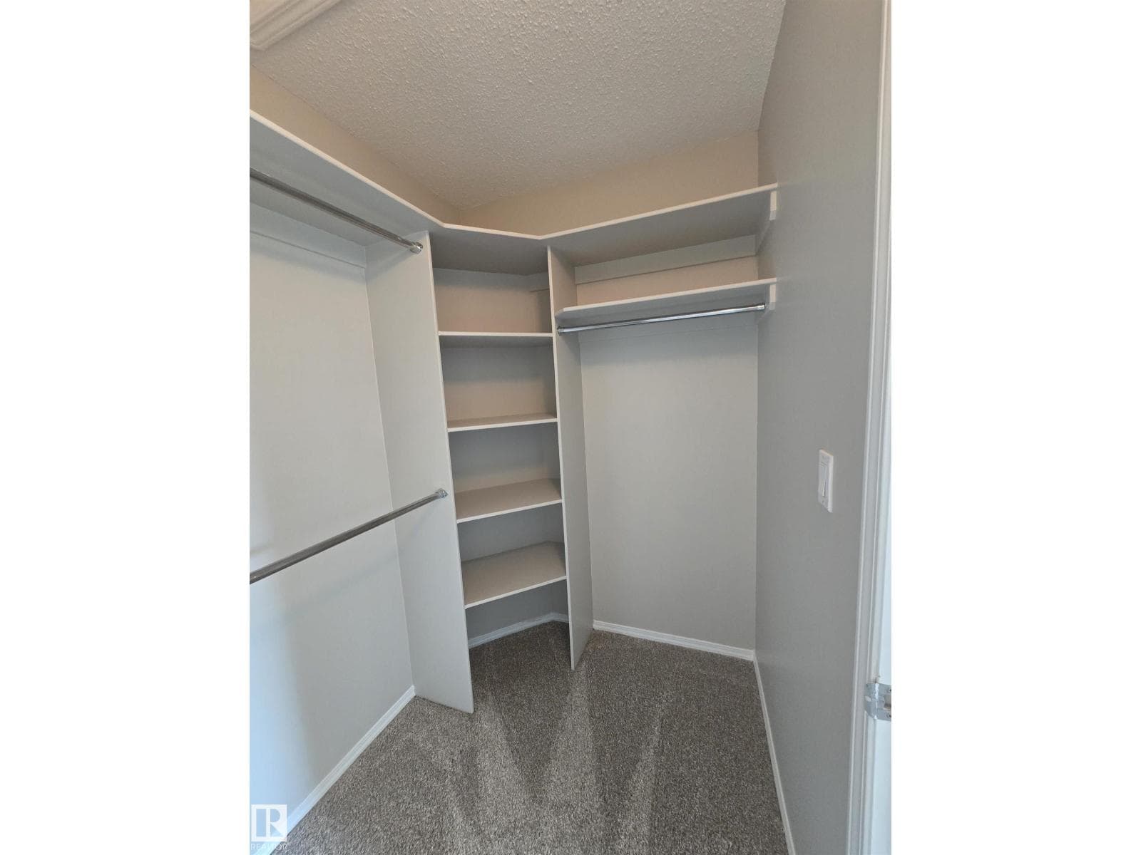 4120 47 ST — photo 19 of 26