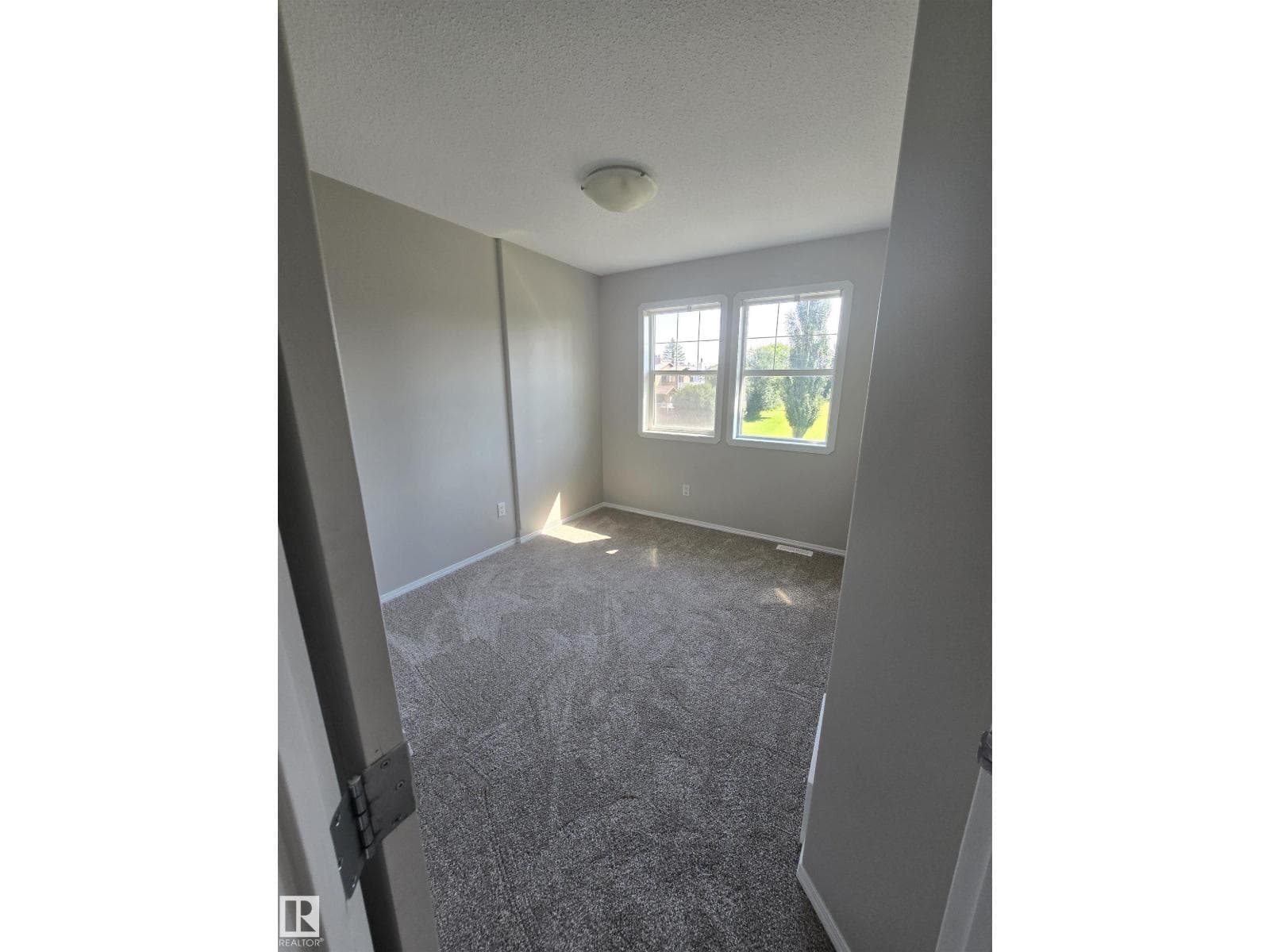 4120 47 ST — photo 22 of 26