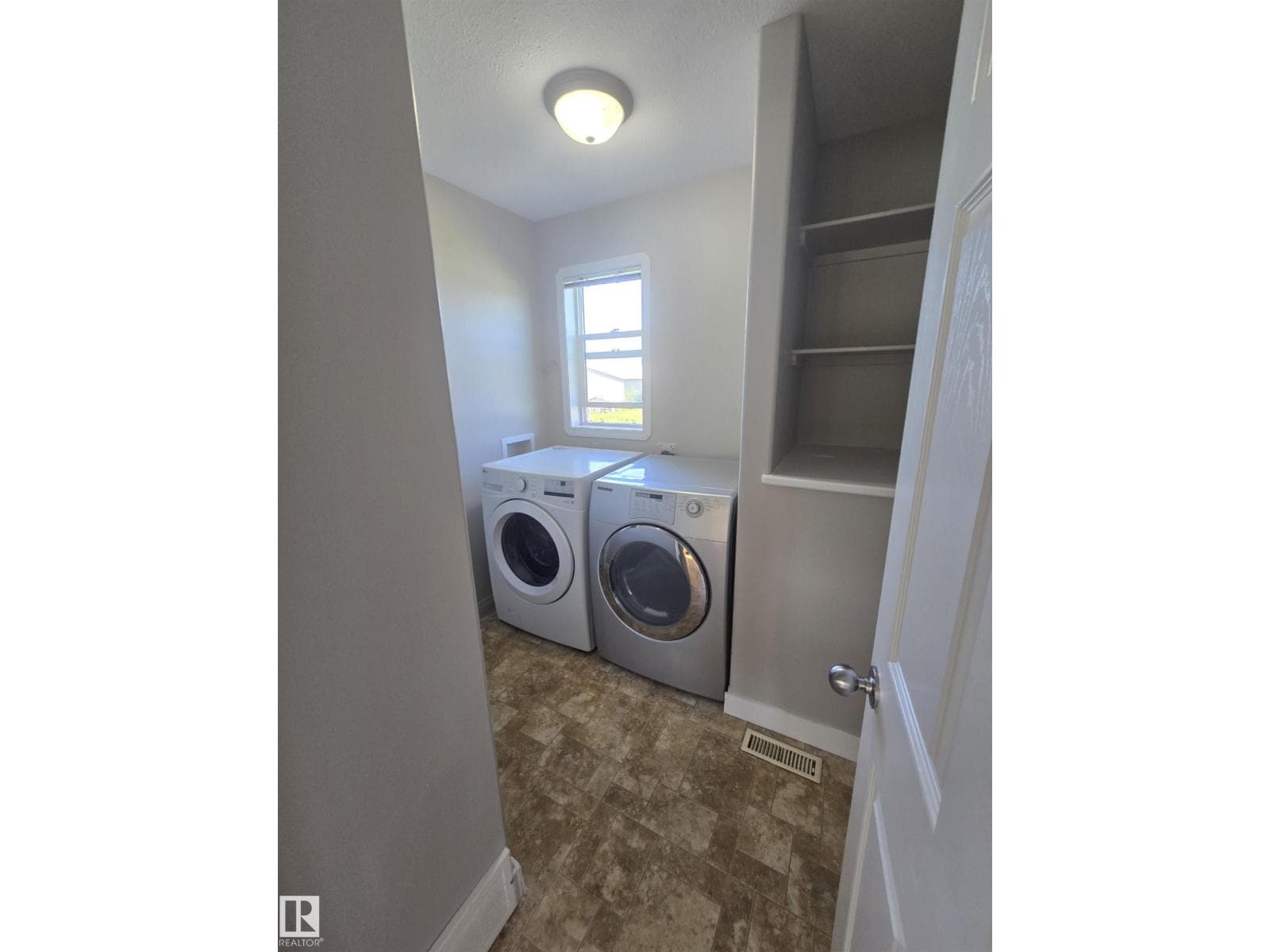 4120 47 ST — photo 23 of 26