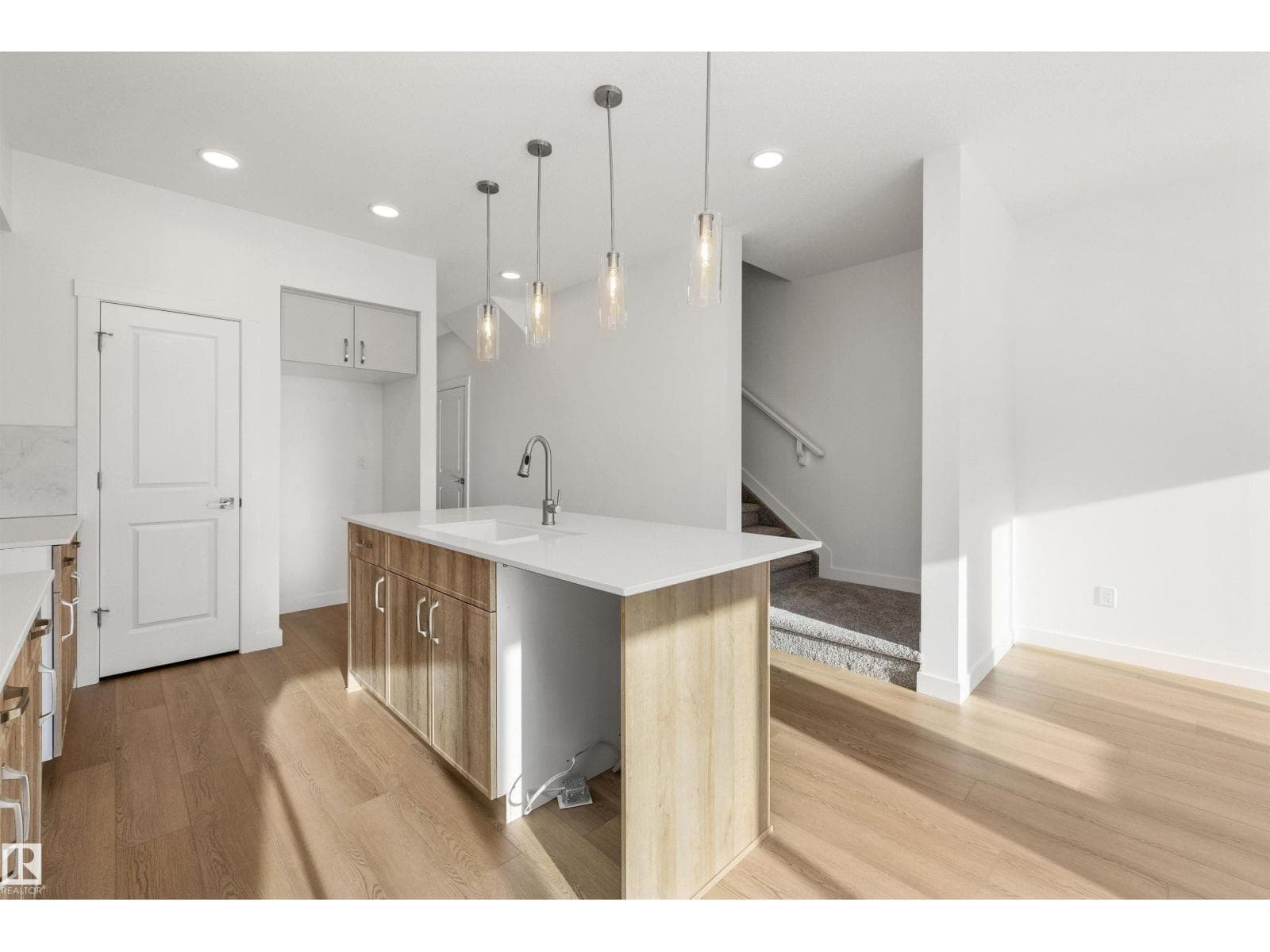 18855 29 AV NW — photo 10 of 41