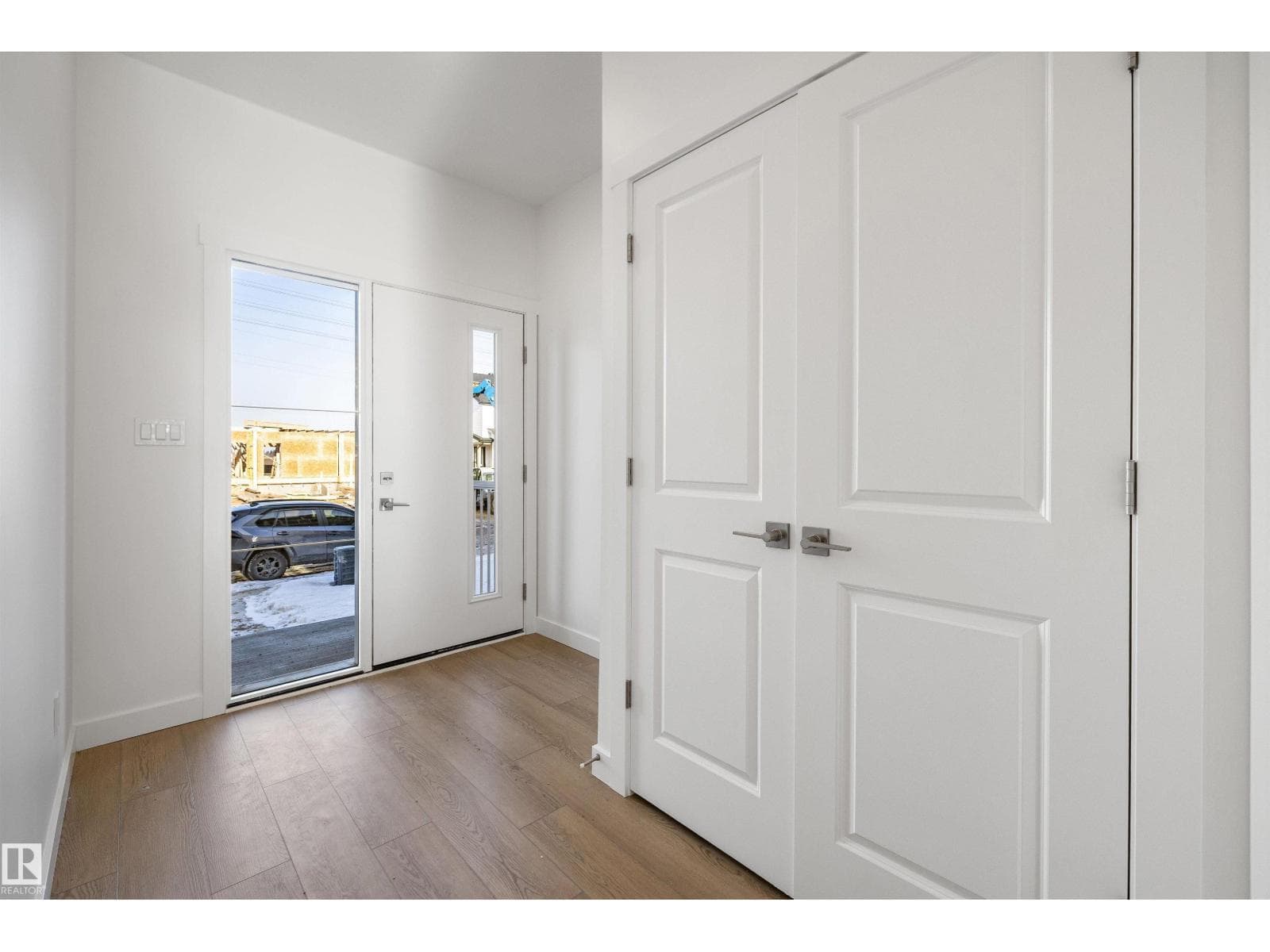 18855 29 AV NW — photo 2 of 41