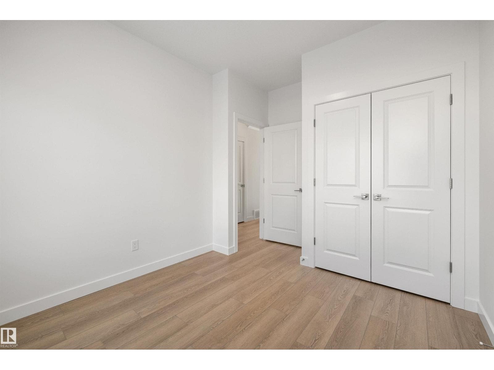 18855 29 AV NW — photo 3 of 41
