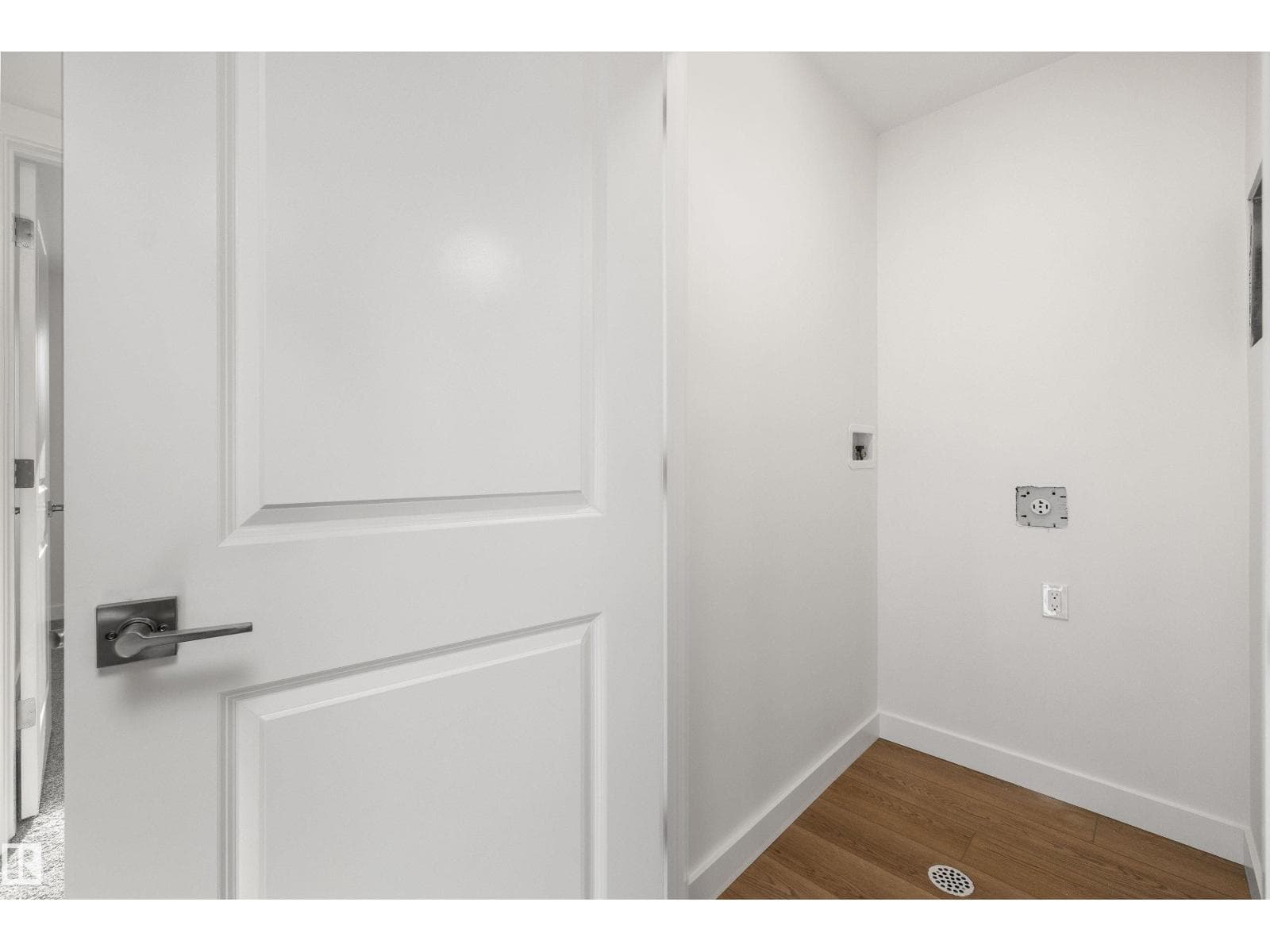 18855 29 AV NW — photo 31 of 41