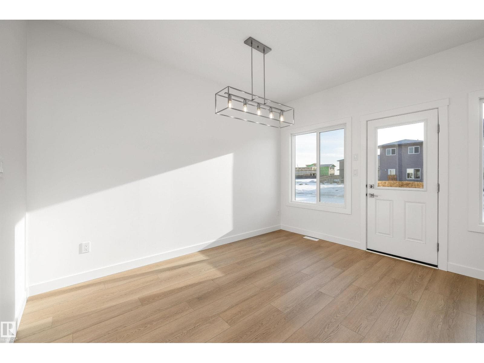 18855 29 AV NW — photo 13 of 41