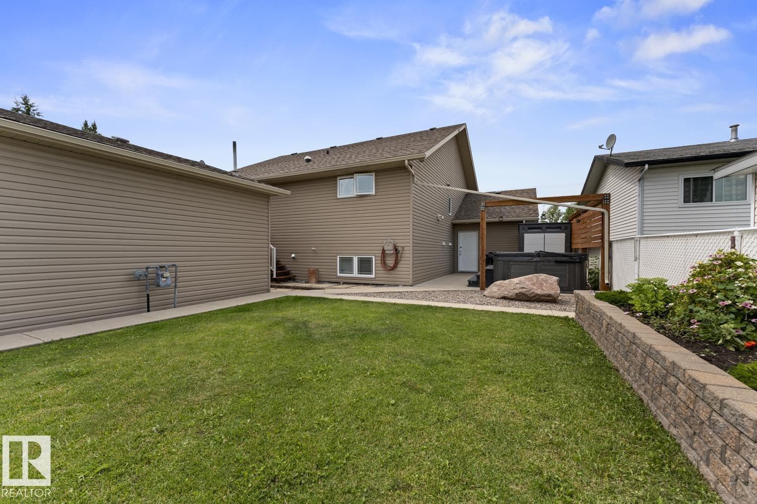 4109 40 ST — photo 9 of 38
