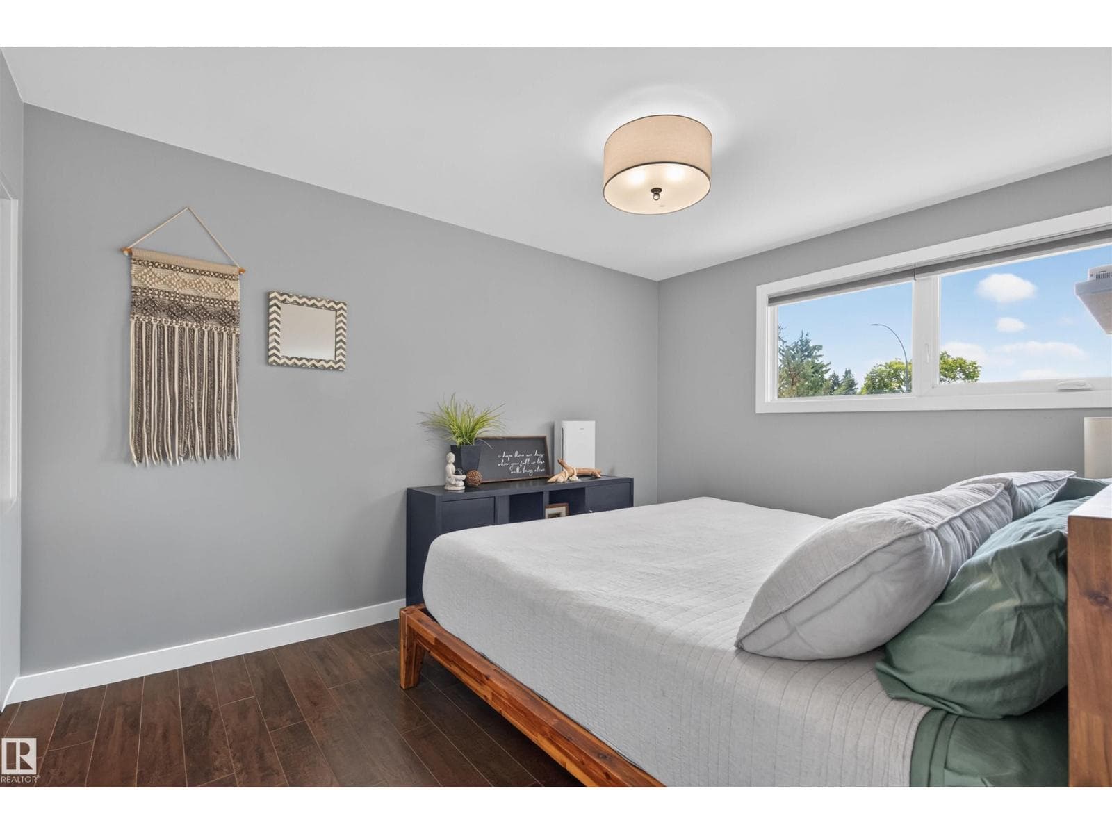 12136 135A AV NW — photo 13 of 48