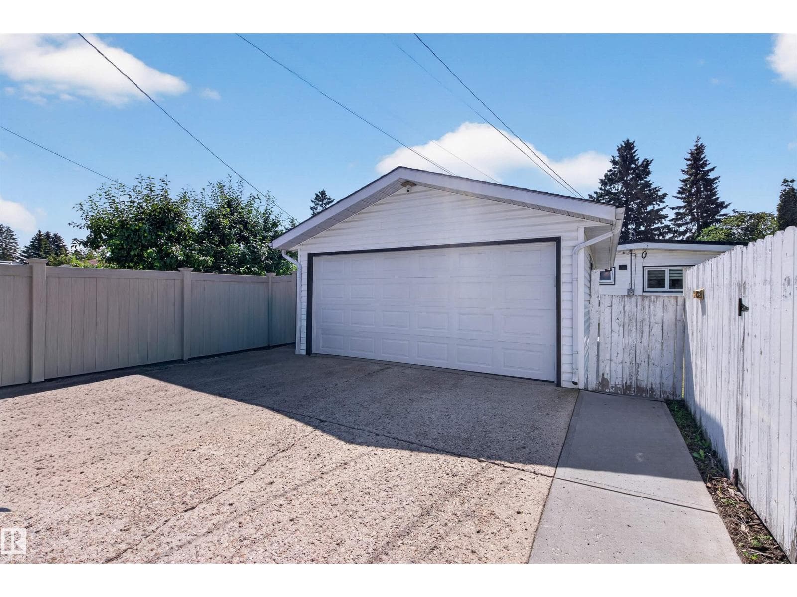 12136 135A AV NW — photo 37 of 48