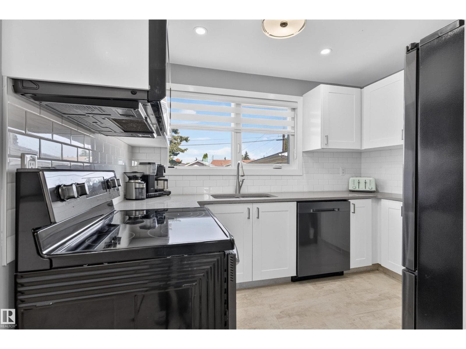 12136 135A AV NW — photo 7 of 48
