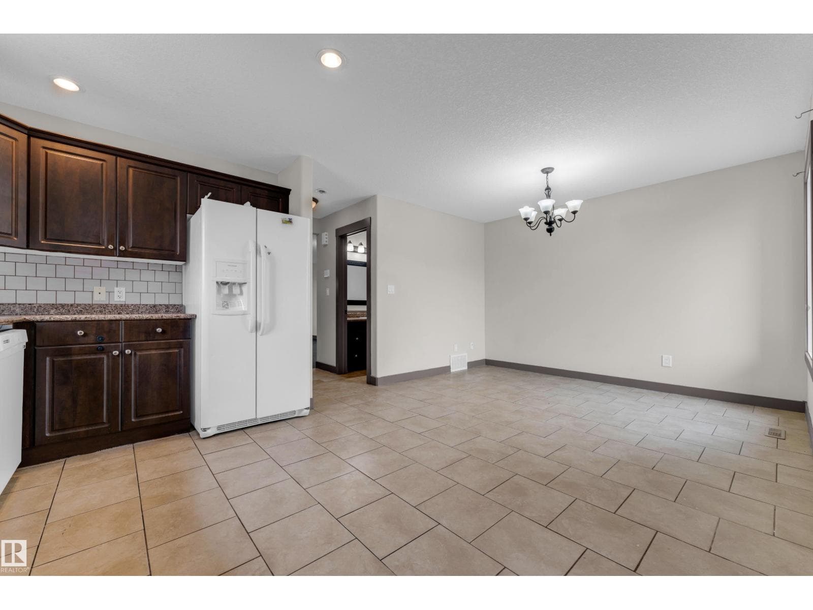 11817 37 ST NW — photo 9 of 46